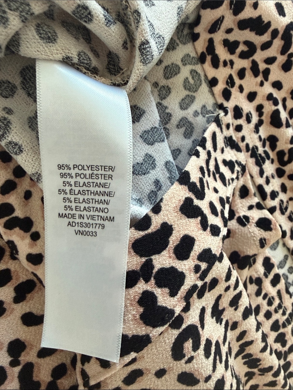 Adrianna Papell Beige and Black Leopard Print Sleeveless Button-Down Top - Picture 7 of 12